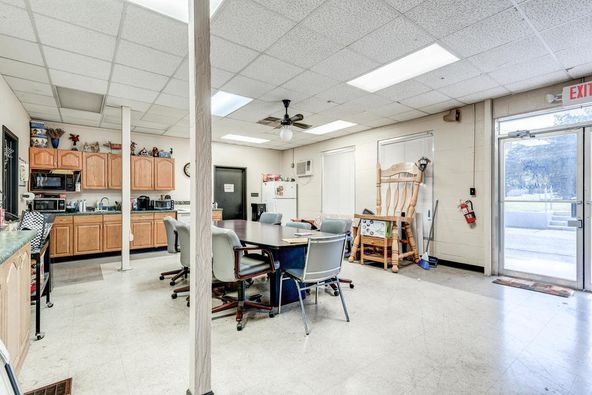 552 W Bedford Euless Rd, Hurst, TX 76053